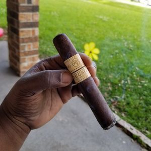 Meet your Posher, Tara